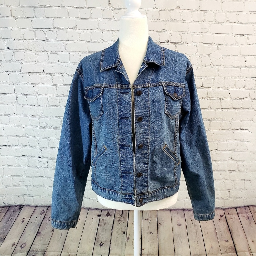 Levi's denim misses jacket.  Size M(8/10)